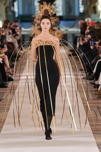 Look 28